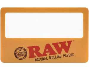 RAW MAGNIFYING CARD